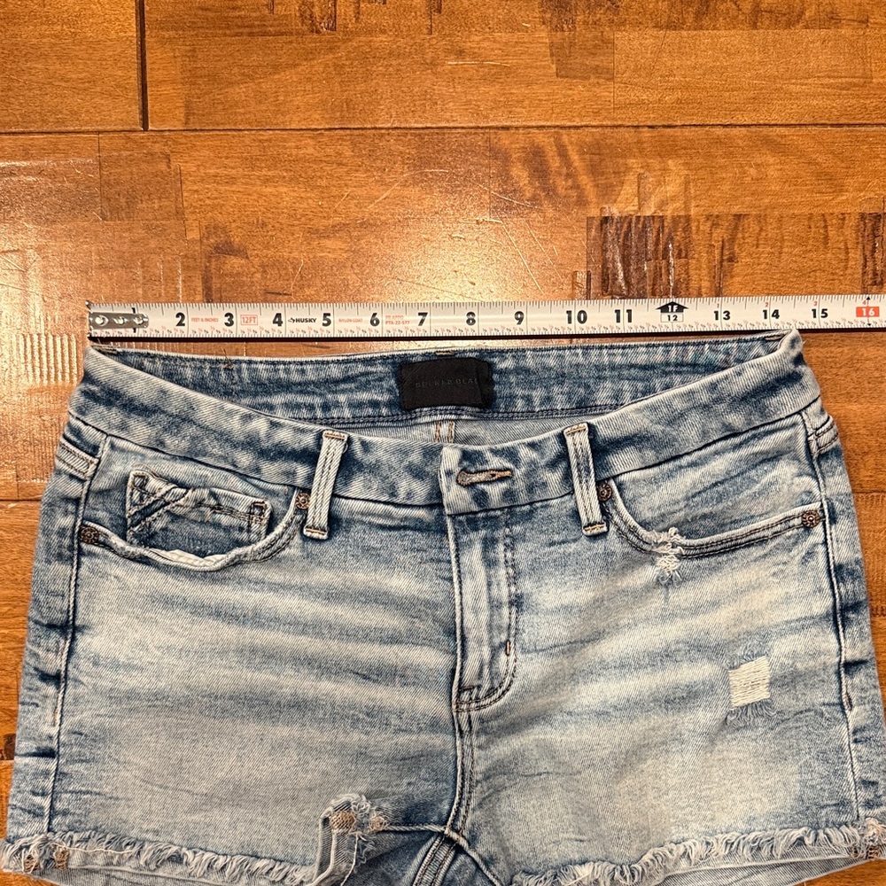 BUCKLE BLACK Light Wash Denim Shorts - Casual Women's Jean Shorts - Picture 6 of 6